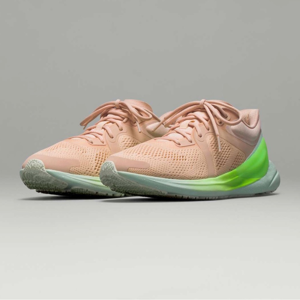 Lululemon blissfeel butter pink *8.5*